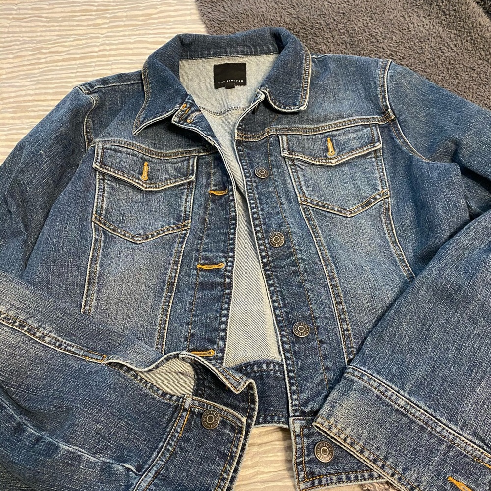 Limited Jean jacket sz L NWOT